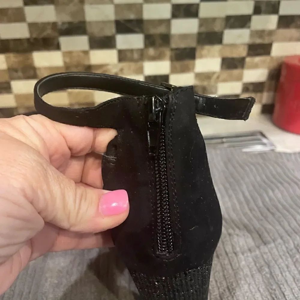 Also Heels   - Picture 4 of 7